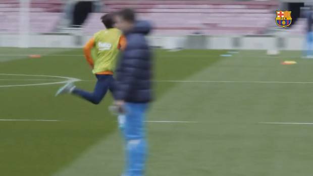 Barça train at the Camp Nou